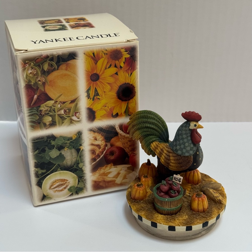 Yankee Candle Rooster Harvest Scene Candle Topper‎ with Box